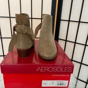 Aerosoles Crosswalk Tan Booties-Size 5